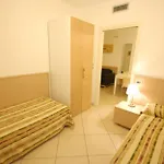 Lovely Beachside Flat With A Luminous Terrace Apartamento Bibione