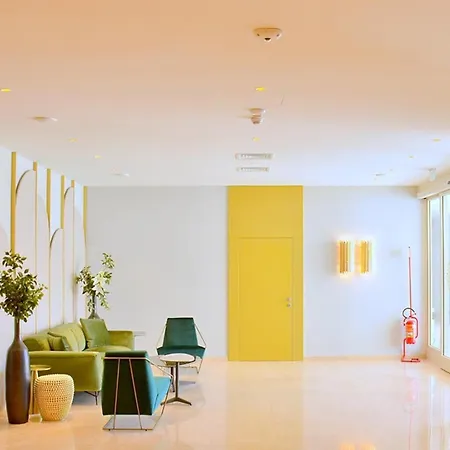 Lovely Beachside Flat With A Luminous Terrace Lägenhet