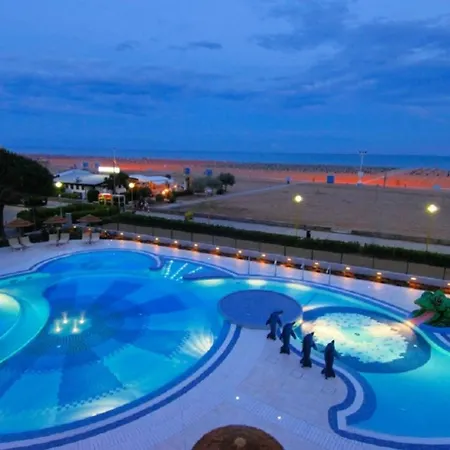 Lovely Beachside Flat With A Luminous Terrace * Bibione